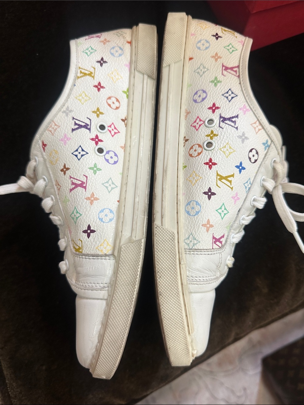 Authentic Louis Vuitton white sneakers with multicolor LV - Picture 4 of 8